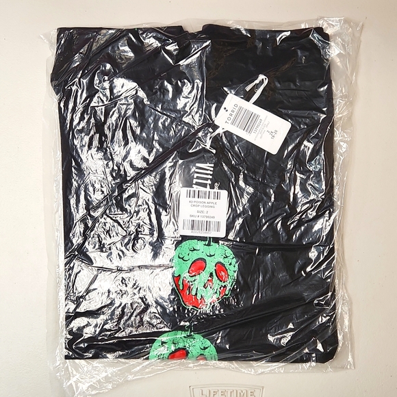 ❤️NWT VINTAGE TORRID LEGGING - SNOW WHITE - DISNEY EVIL QUEEN - POISON APPLE - Picture 7 of 13